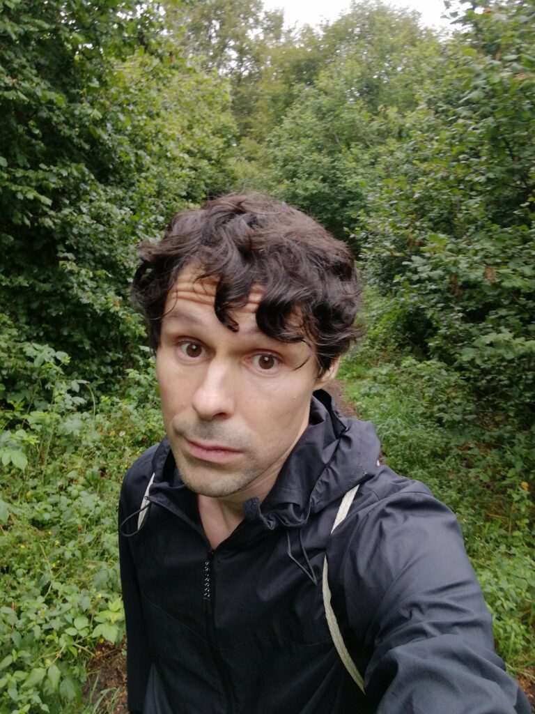Erst mal schön ein Selfie im Wald