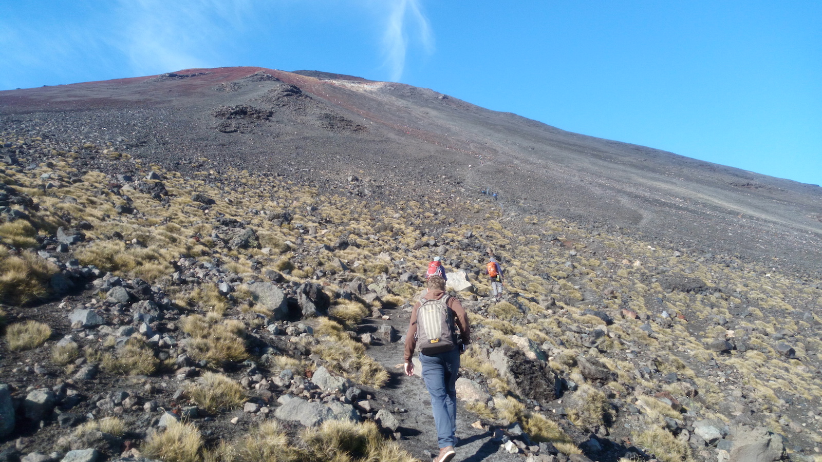 Mühsamer Aufstieg auf den Mount Ngauruhoe