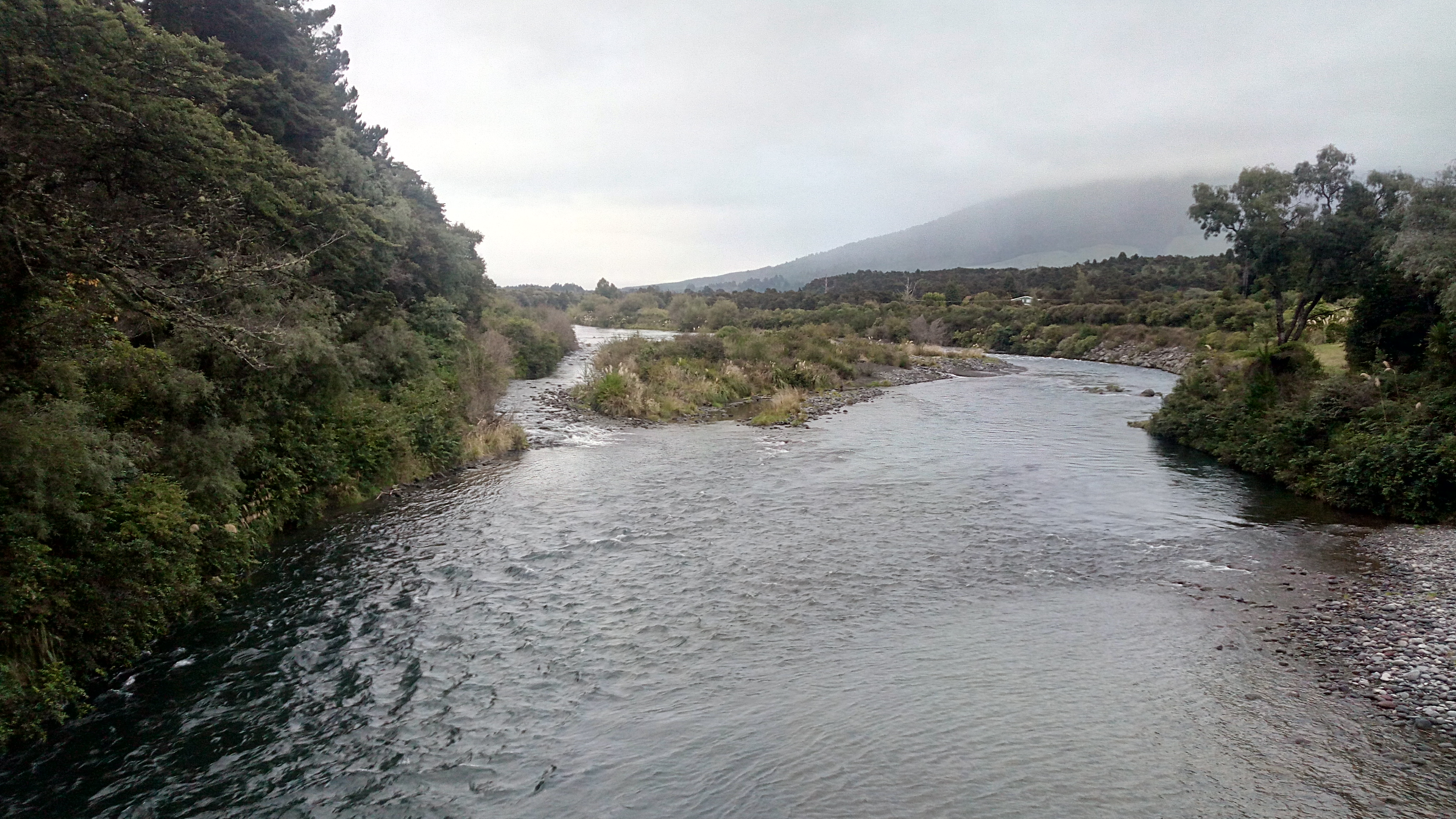 Tongariro River am Morgen